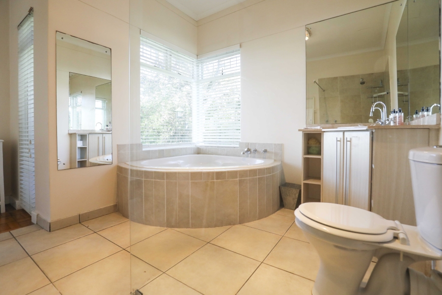 4 Bedroom Property for Sale in Claremont Western Cape